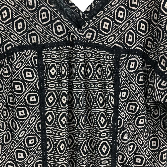 Lucky Brand Black and White Hayley Geo Print V-neck 1/2 Sleeve top S - Picture 7 of 13
